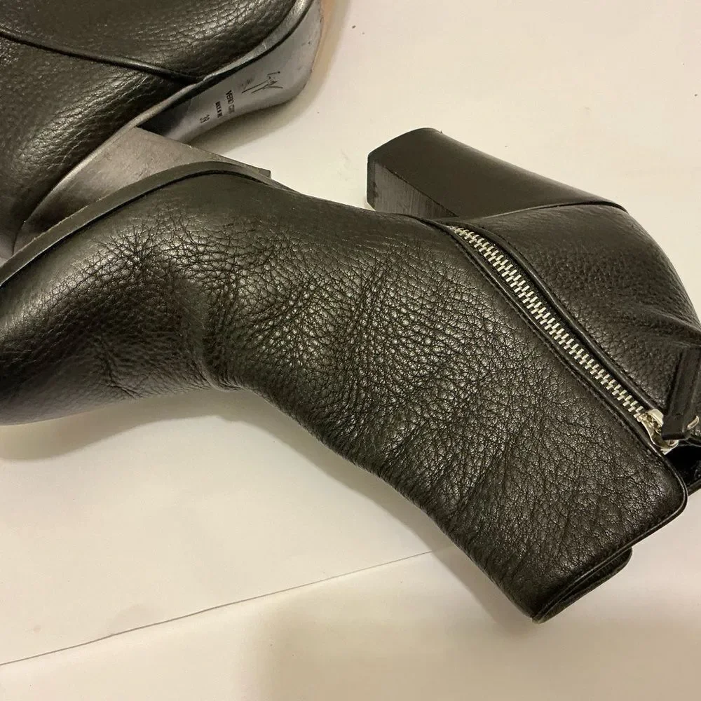 Giuseppe Zanotti Black Leather Ankle Booties size 39